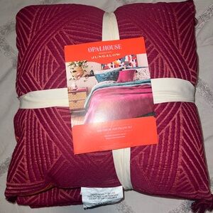 Opalhouse Pink and Cream Bed Throw and Pillow Set